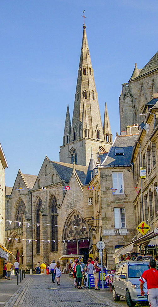 Basilika Notre Dame de Bon Secours in Guingamp