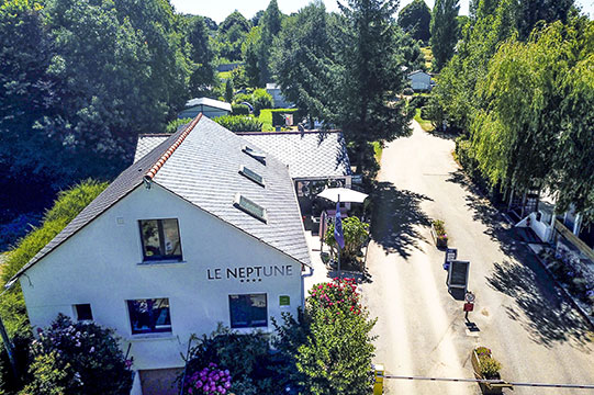 contact the Neptune campsite